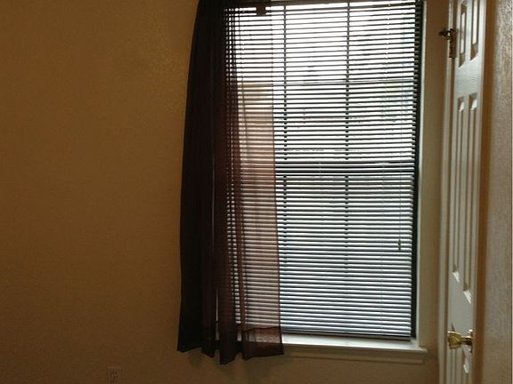 3rd image of 3723 Sawtooth Dr