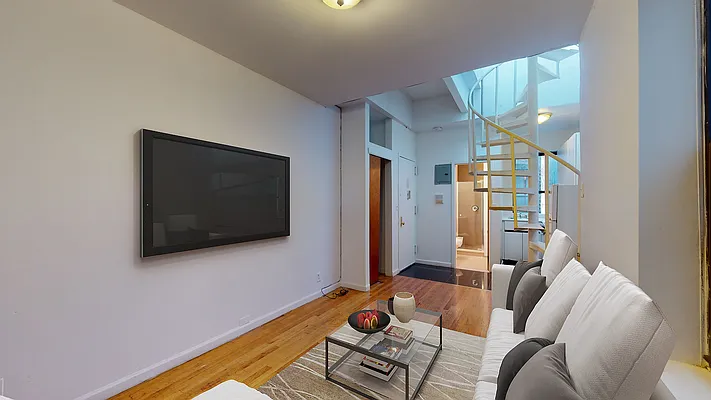 Rented by Bond New York | media 1
