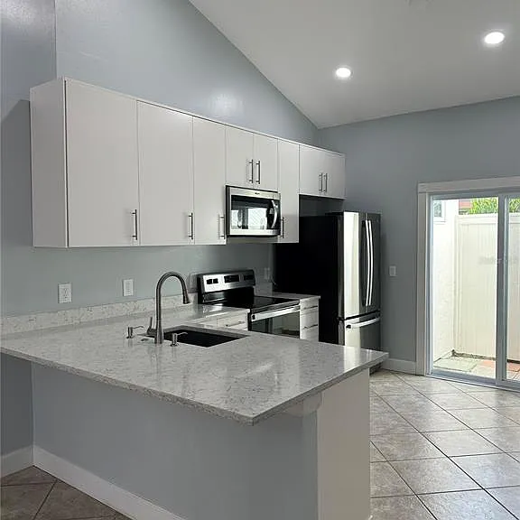 7357 Spring Villas Cir — Photo 6