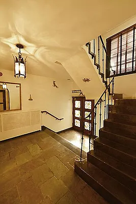 Sold by New York Private Realty Group | media 26