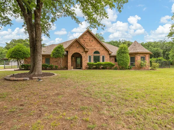 124 Bent Tree Trl, Burleson, TX 76028