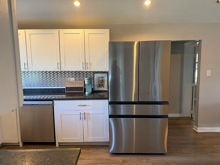 925 Excelsior Ave — Photo 4