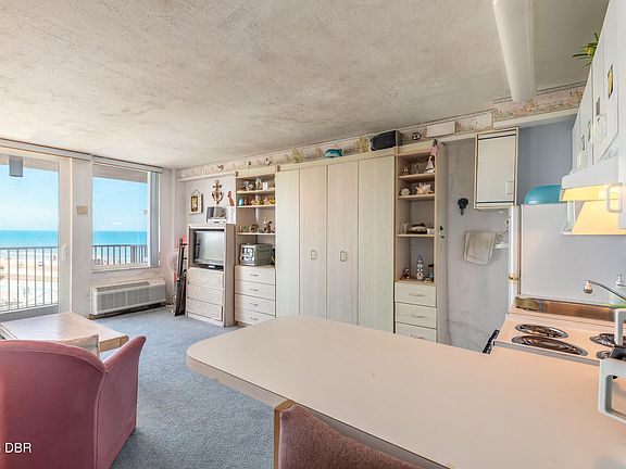 5th image of 701 S Atlantic Ave #417