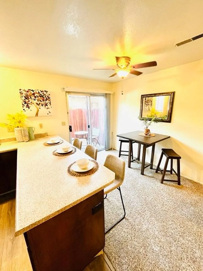 College Place Apartment — Photo 4