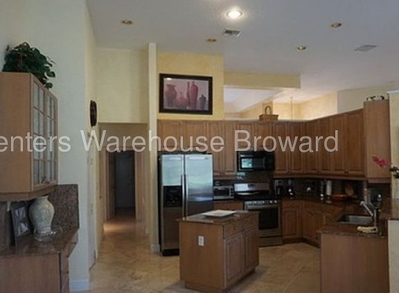 5th image of 1829 NW 139th Ter