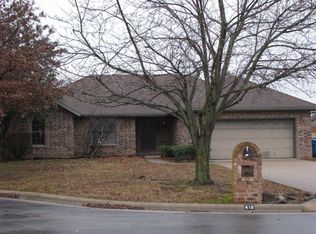 418 S Pepperhill Dr, Nixa, MO 65714