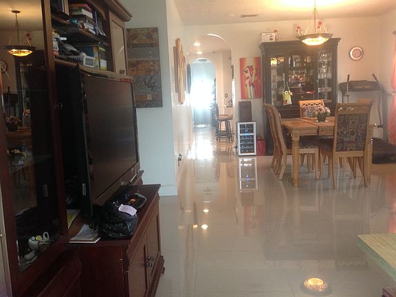 Entrance to dining room