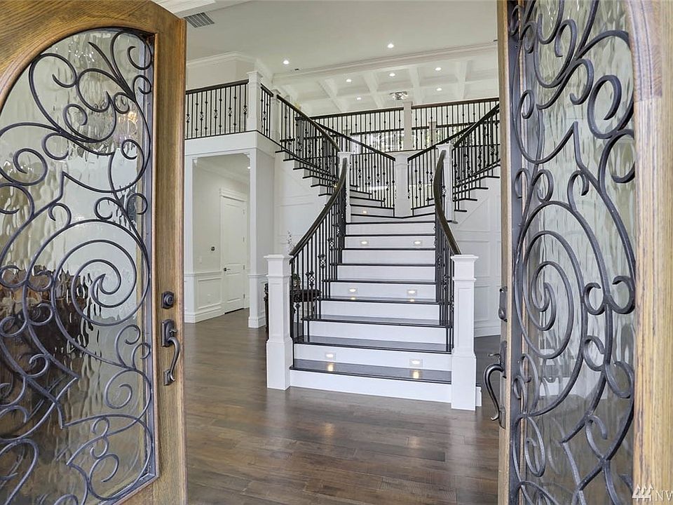 Magnificent entry