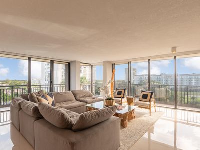 2427 Presidential Way #704, West Palm Beach, FL, 33401