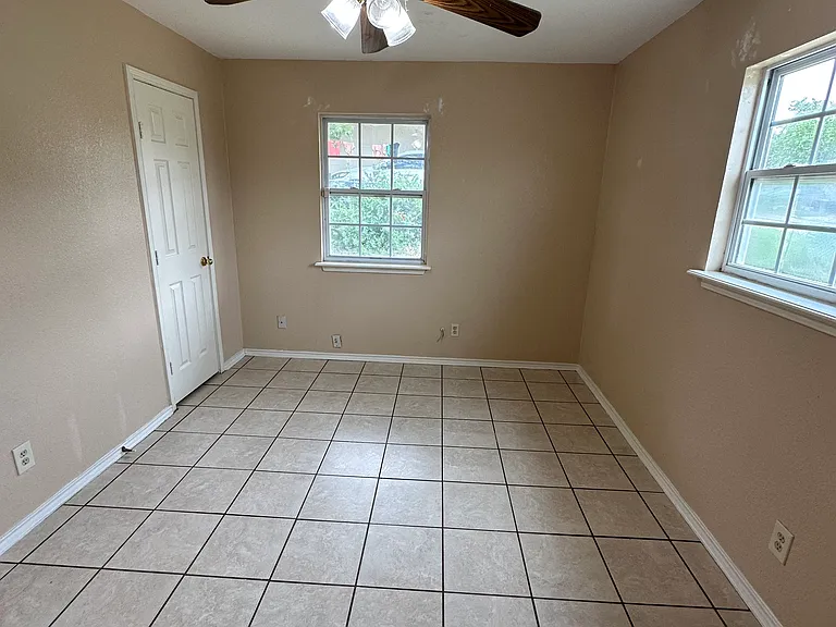 135 Fair Valley #1 — Photo 8