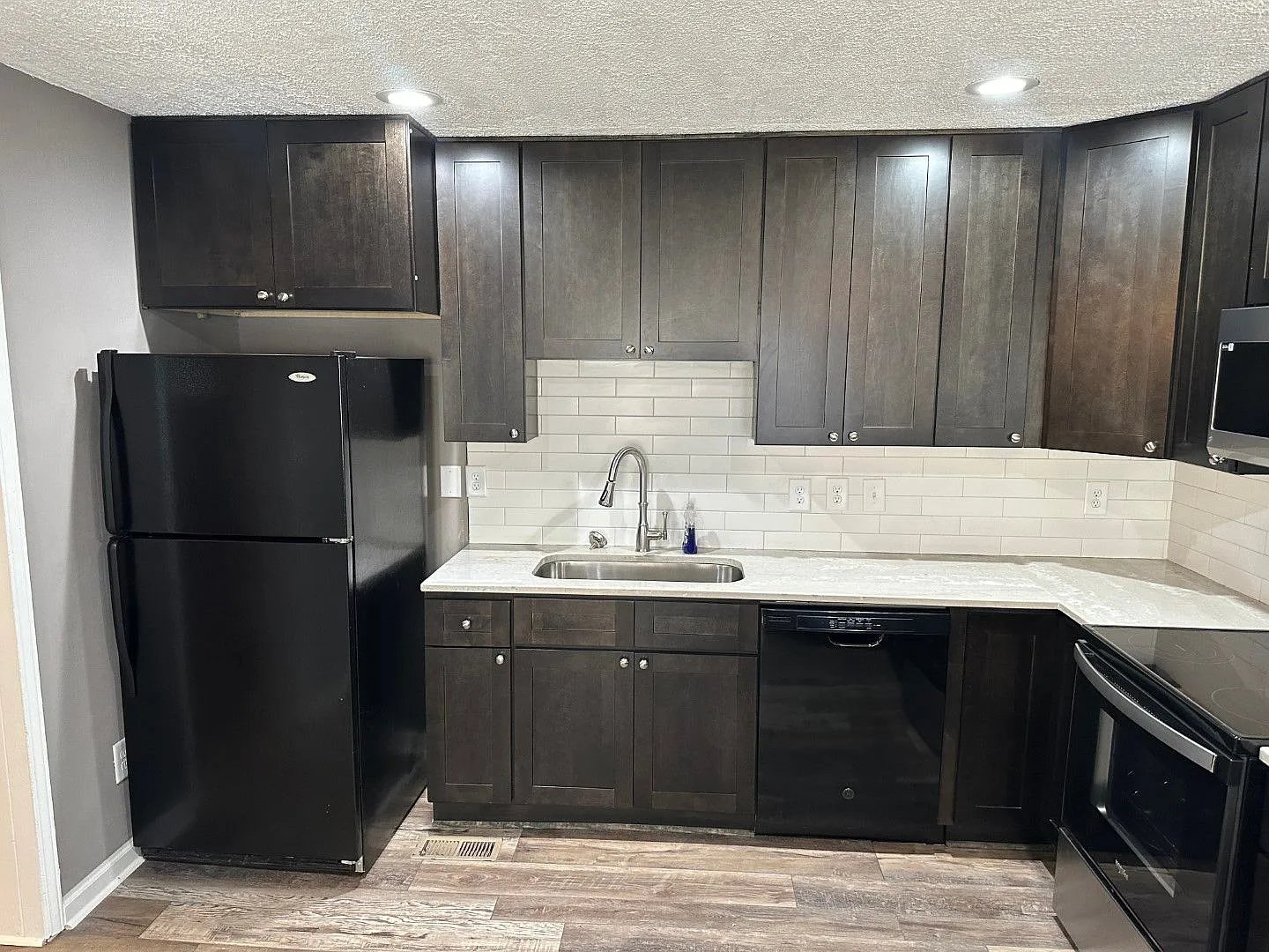 Wow! 4 bed, 2 full baths, prime Smyrna location, basement with bonus room, storage, hardwood floo... — Photo 3