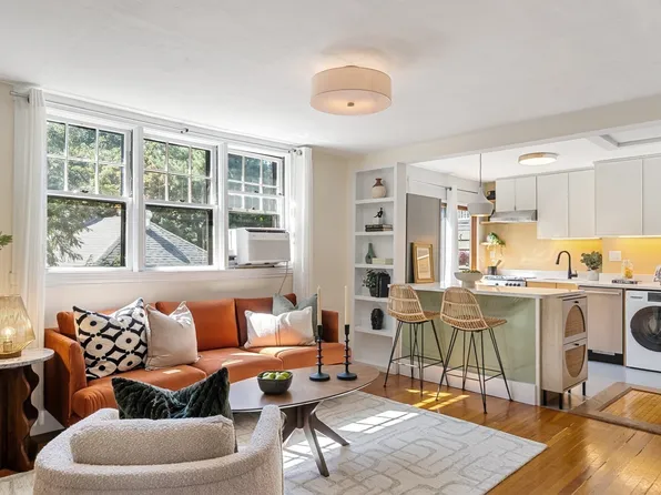 12 Chauncy St APT 4, Cambridge, MA 02138