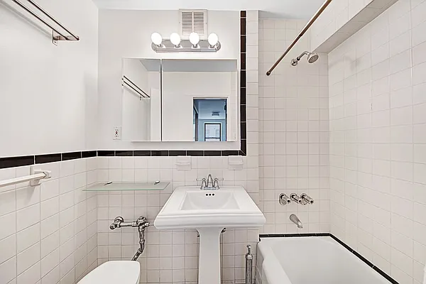 Rented by Compass | media 23