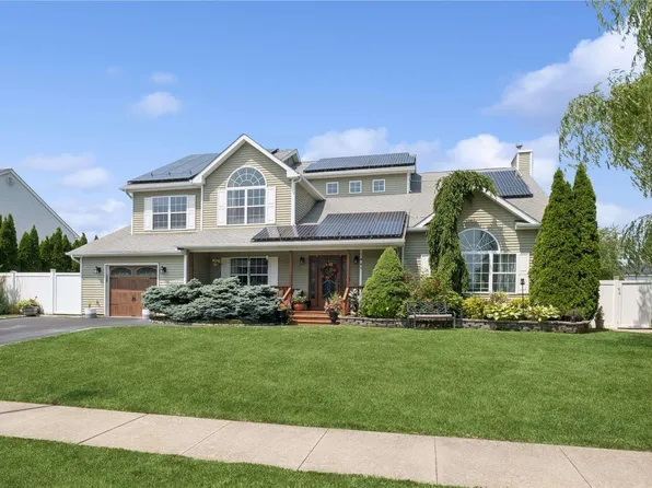 9 Brown Avenue, Amityville, NY 11701