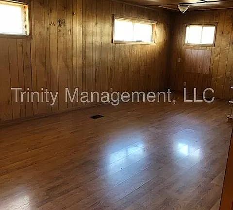 4th image of 1307 Victor Dr