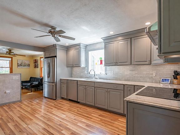 3rd image of 51 Walker Road