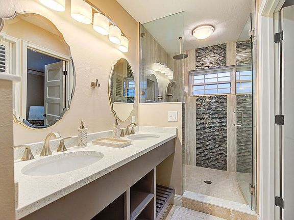 4th image of 3610 Gatewood Dr