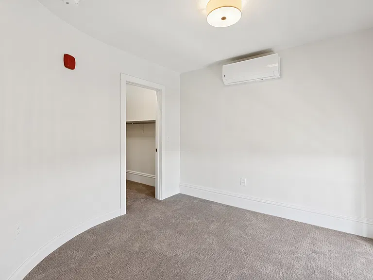 129 Main St #302 — Photo 29