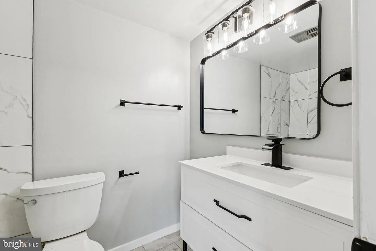 1 bed, 731 sqft, $1,850 — Photo 2