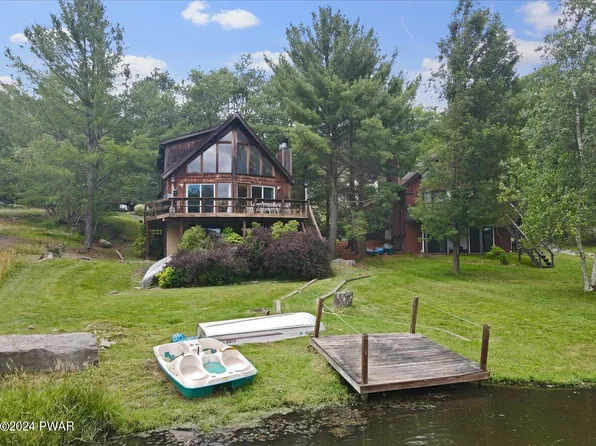 1074 Aquarius Dr, Lake Ariel, PA 18436