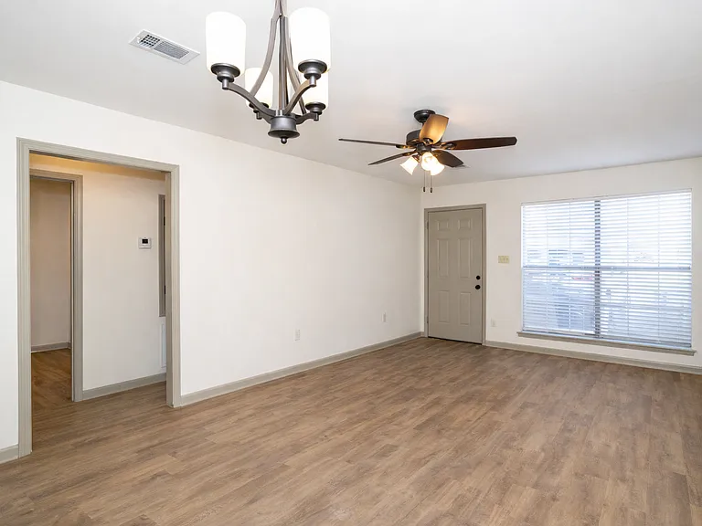 57945 Joffrion St #7 — Photo 6