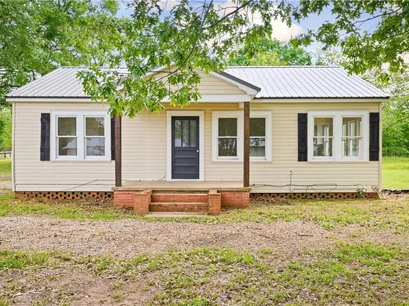 2539 Regard St, Mansura, LA 71350