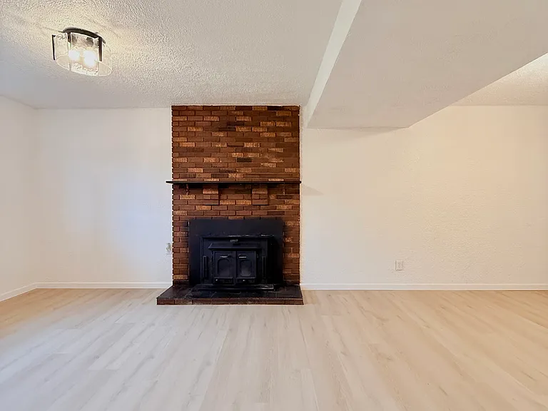 57 Zeller St — Photo 53