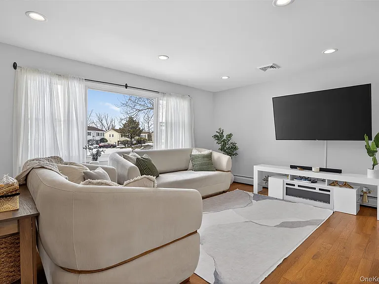 4 Millard Cir — Photo 9