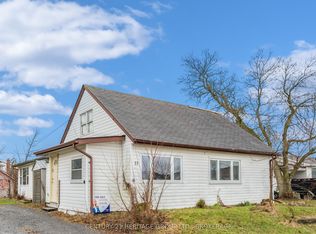 11 North St, Loyalist, ON K0H 2H0