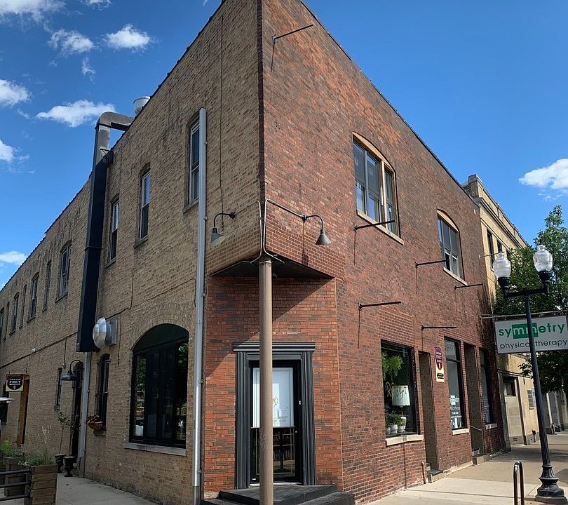 1st image of 4229 N Lincoln Ave #2