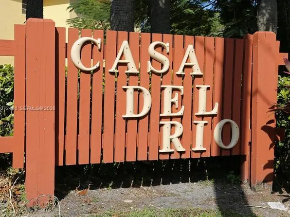 470 NW 20th St APT 201, Boca Raton, FL 33431