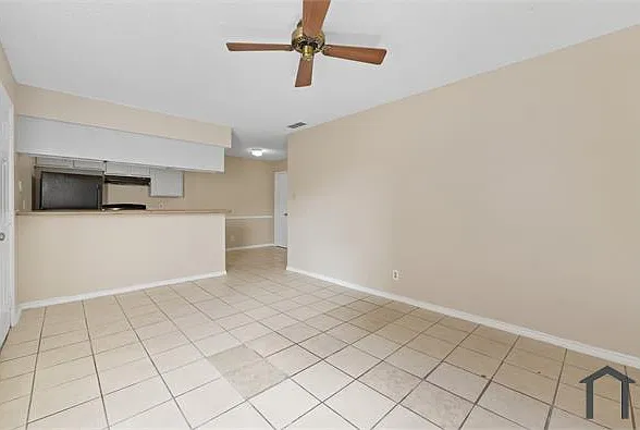 2 bed, 750 sqft, $975 — Photo 4