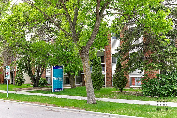 Skyview Manor Apartments — Photo 2