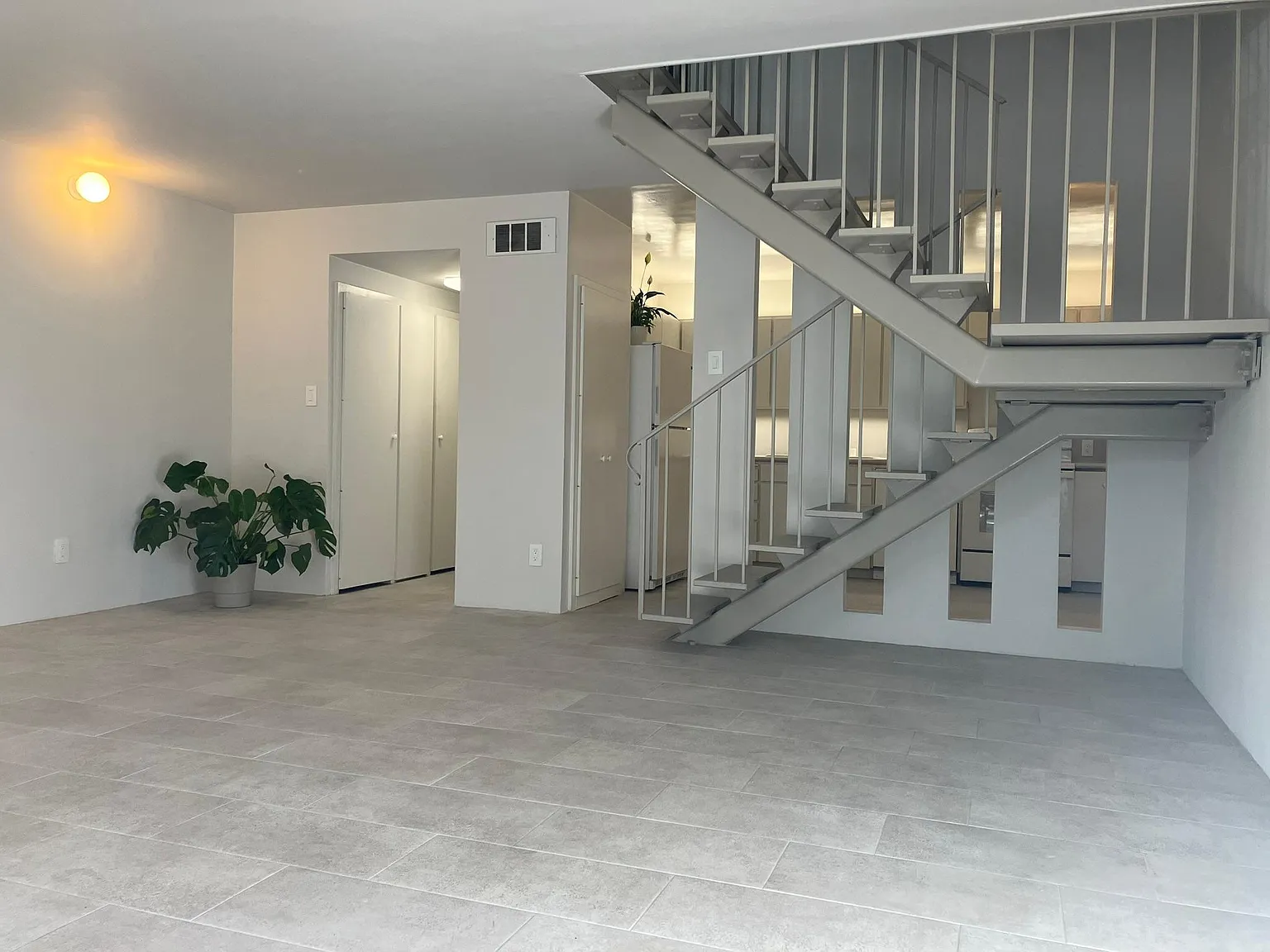 2 bed, 1.5 bath, 1050 sqft, $5,445 — Photo 3