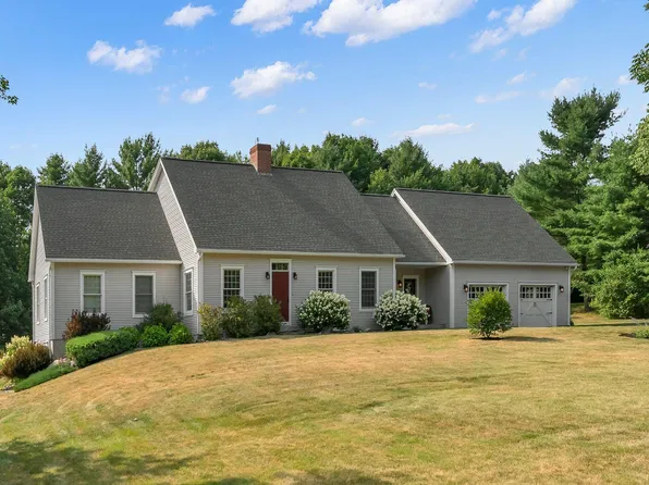 31 School House Drive, Farmingdale, ME 04344