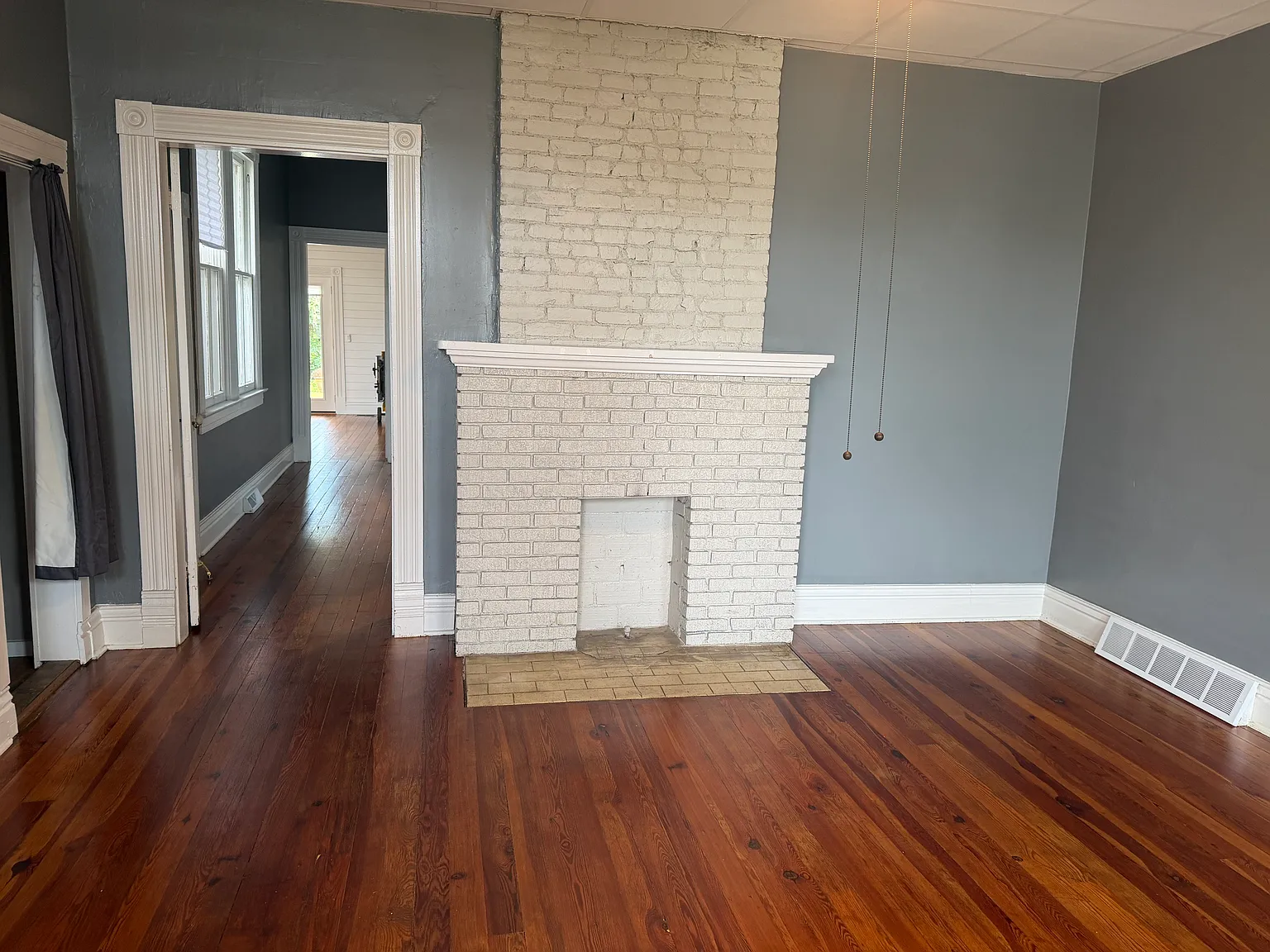 1 bed, 1000 sqft, $1,350 — Photo 2