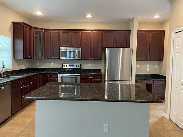 2463 Carnation Ct — Photo 3
