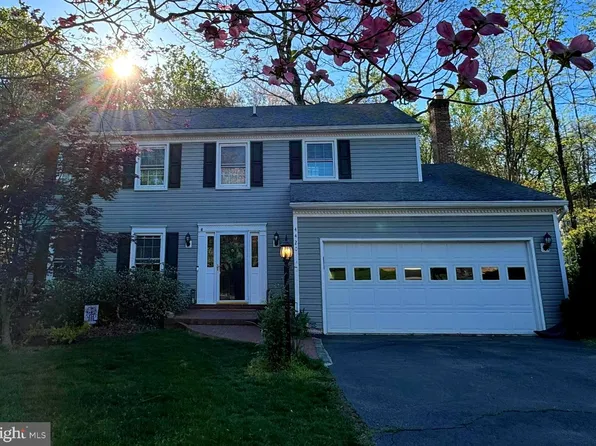 4420 Berwick Pl, Woodbridge, VA 22192