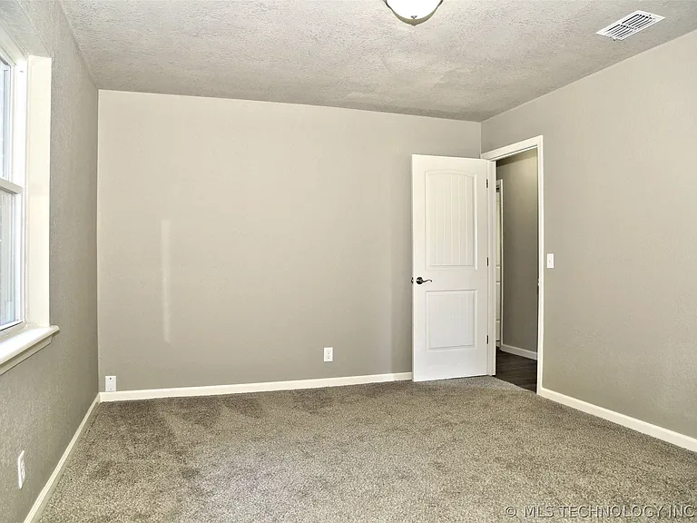 1262 E 140th St — Photo 25