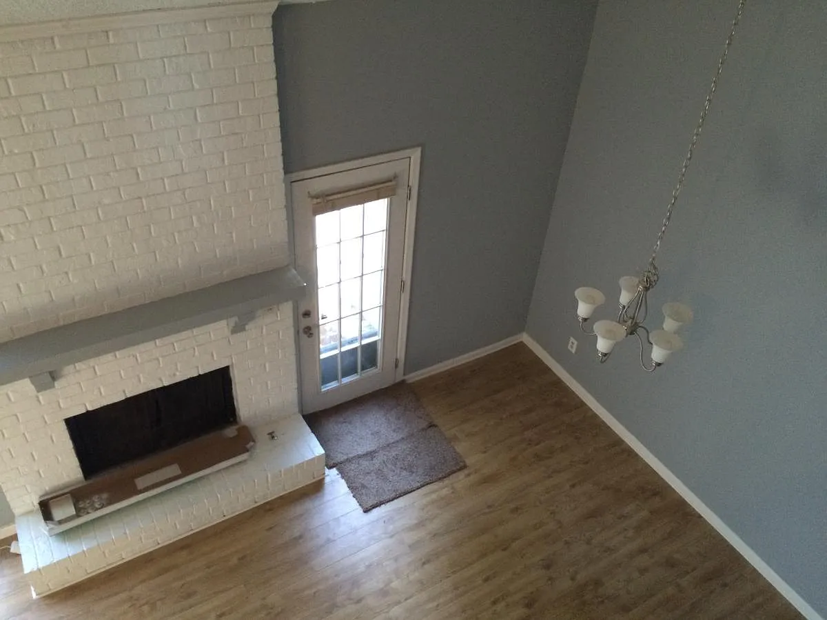 3 bed, 1315 sqft, $1,995 — Photo 4