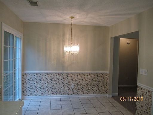 Kitchen / Dinning