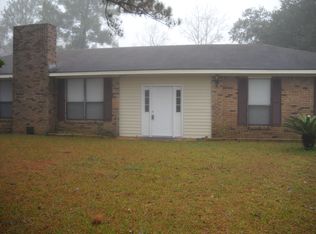 8713 Hallstrom St, Moss Point, MS 39562