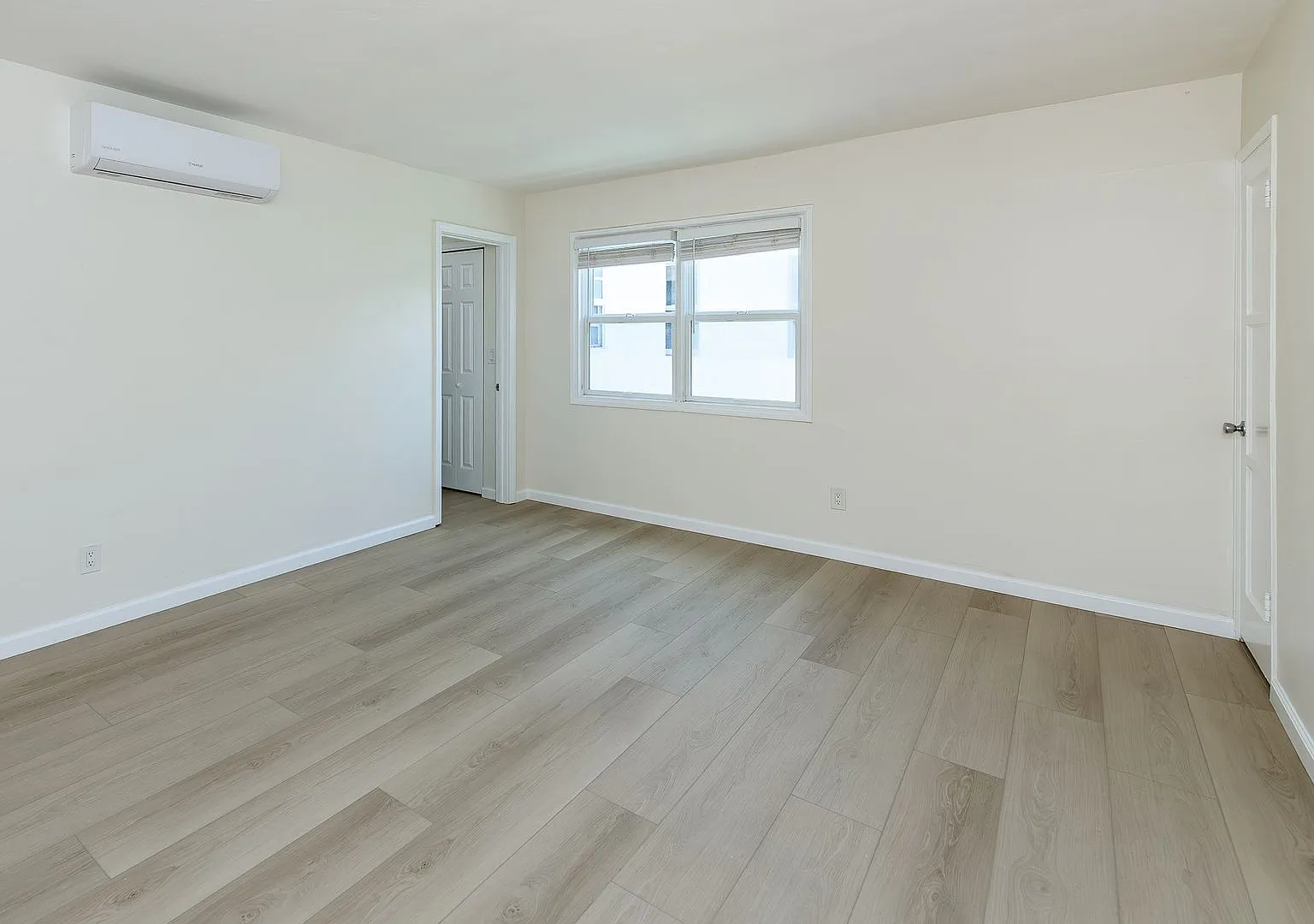 E Ave Beach Homes — Photo 3