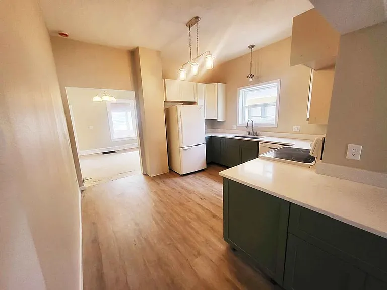 544 N Chatham St — Photo 10