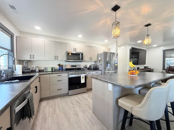 631 Montana Ave, Havre, MT 59501