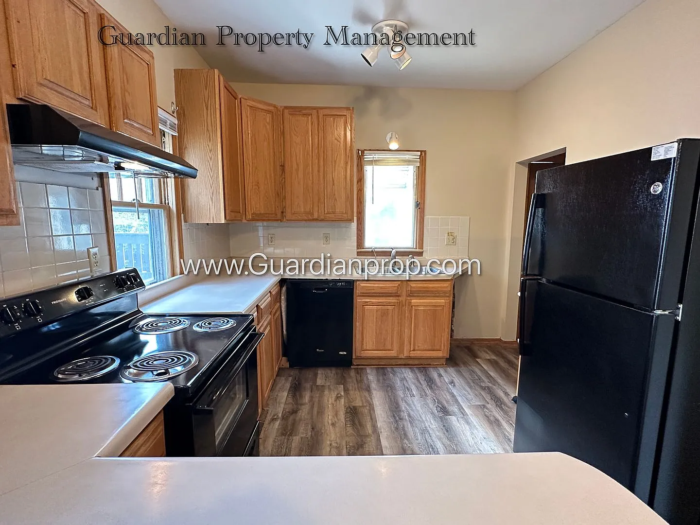 South Minneapolis SFH, Fenced Yard, 1 Car Garage, Dishwasher, Laundry, October Availability — Photo 3
