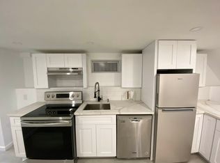 32-23 33rd St #B, Astoria, NY 11106