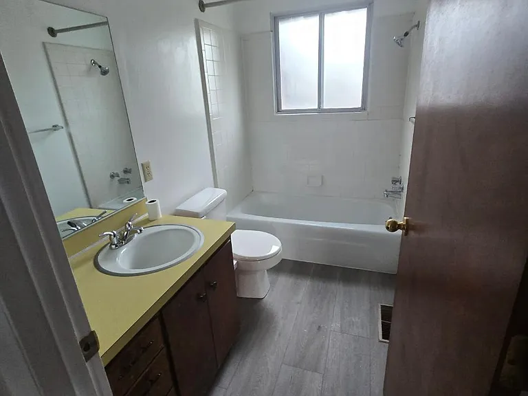 640 N 80 W #2 — Photo 4