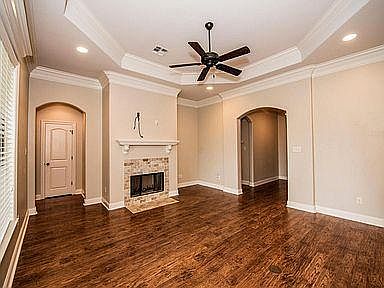 5th image of 102 Gunter Grass Ct