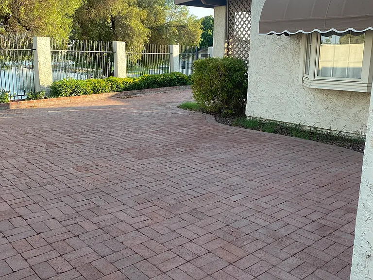 2909 W Sierra St — Photo 6